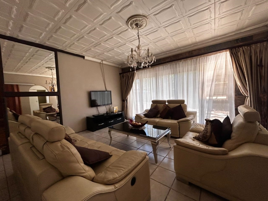 4 Bedroom Property for Sale in Uitsig Free State